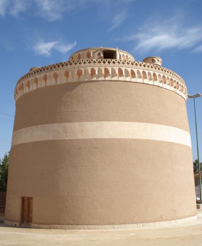 میبد